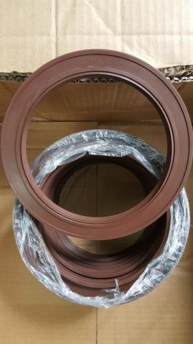 Oil seal TC FKM 143*184*15